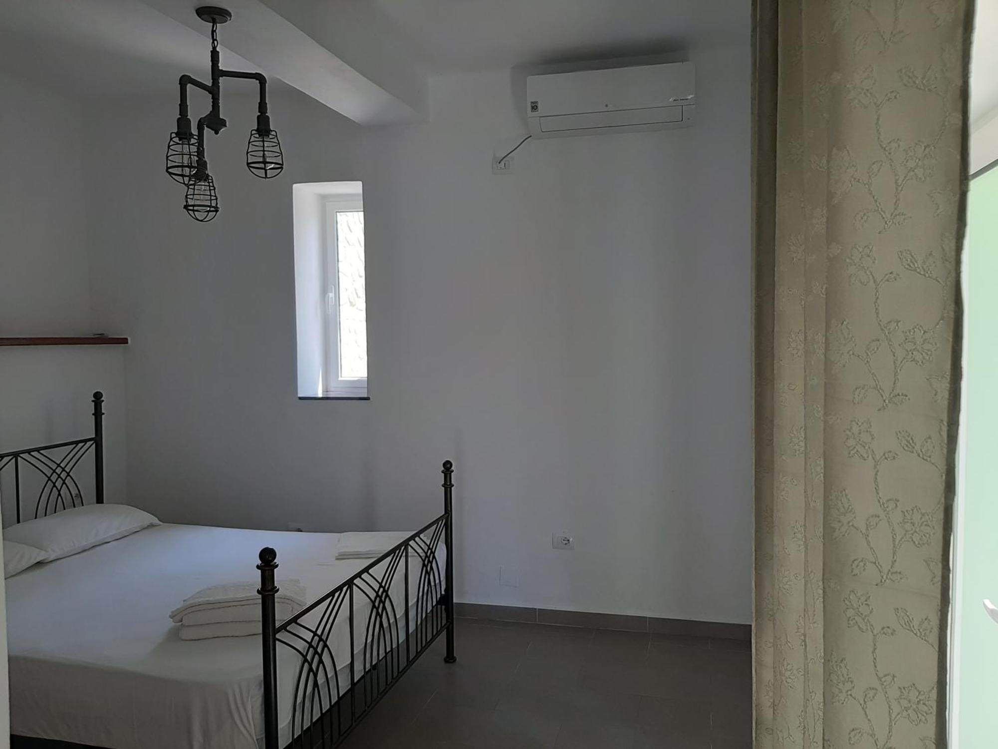 Valentina Rooms Qeparo Buitenkant foto